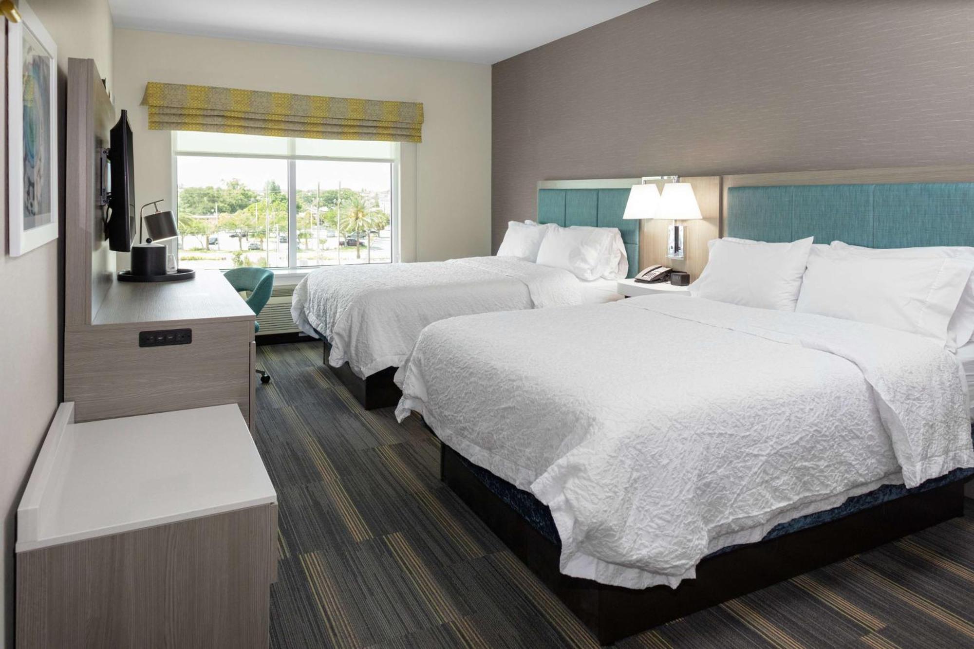 Hampton Inn Dunedin, Fl מראה חיצוני תמונה